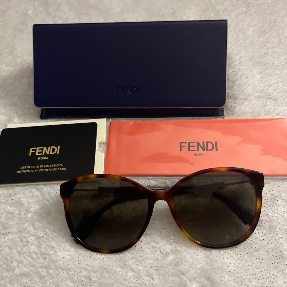 Fendi - Picture 7 of 9